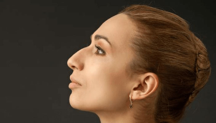 Xem tướng mũi gồ quặp xuống ở phụ nữ