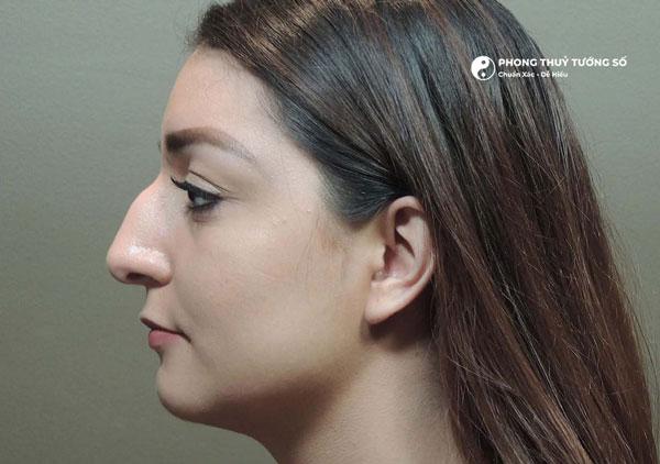 Tướng số phụ nữ mũi khoằm