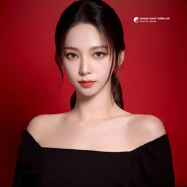 Nữ ca sĩ Karina của nhóm nhạc nổi tiếng aespa