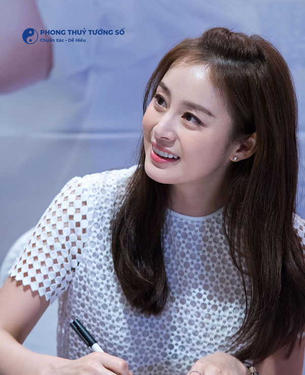 Kim Tae Hee là nữ diễn viên xinh đẹp với đôi mắt phượng mày ngài cuốn hút